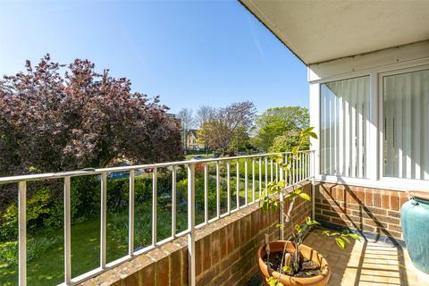 2 bedroom flat for sale, Grand Avenue, Worthing, West Sussex, BN11
