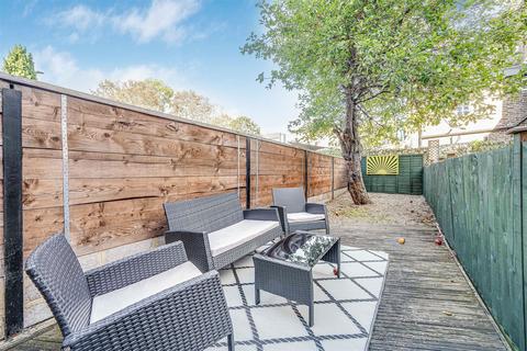 2 bedroom flat for sale, Fonthill Road, Finsbury Park
