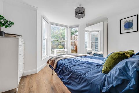 2 bedroom flat for sale, Fonthill Road, Finsbury Park