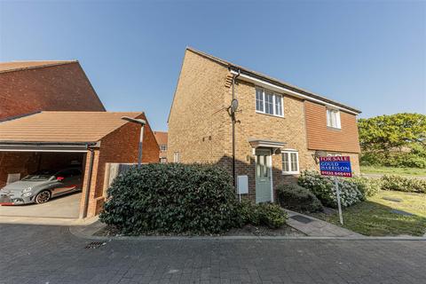 62 Nuthatch Drive, Finberry, Ashford, TN25 7AA