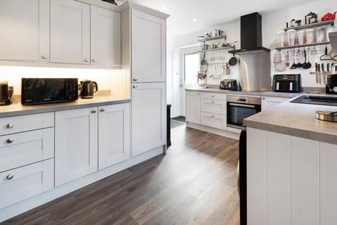 4 Riverside, Scawby Brook, Brigg, DN20 9RB