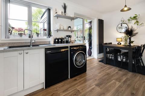 4 Riverside, Scawby Brook, Brigg, DN20 9RB