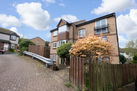 2 bedroom flat for sale, Blenheim Drive, Dover, CT16