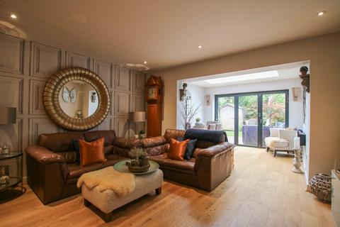 3 bedroom semi-detached house for sale, The Hudsons, Chestnut Avenue, Wokingham, RG41