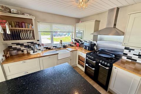 undefined, Llanwern Estate, Gilfachrheda, New Quay