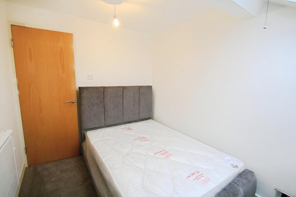 Apartment in Leeds - View 3