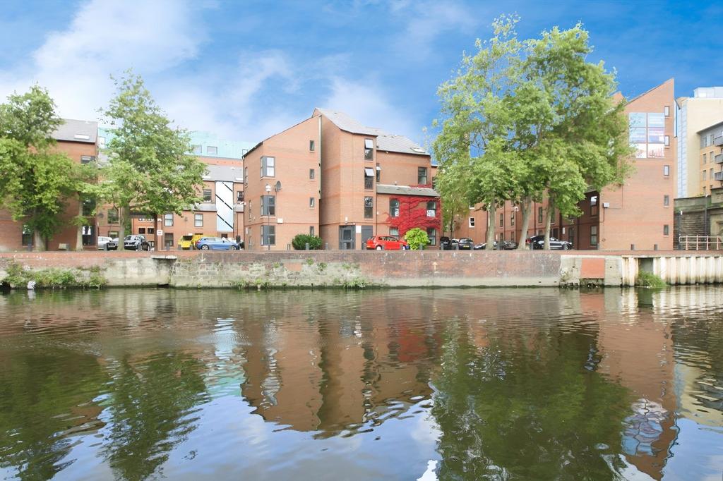 Apartment in Leeds - More