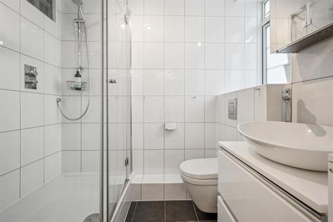 3 bedroom house to rent, Latymer Court, Hammersmith Road, London, W6