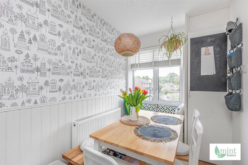 36 Windsor Crt Rd7.jpg
