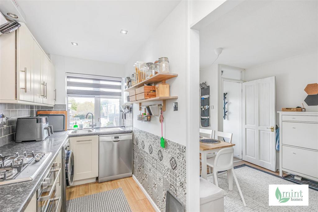 36 Windsor Crt Rd5.jpg