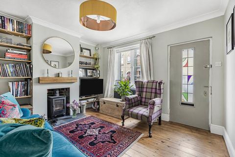 18 Armstrong Road, Englefield Green, Egham, TW20 0RW
