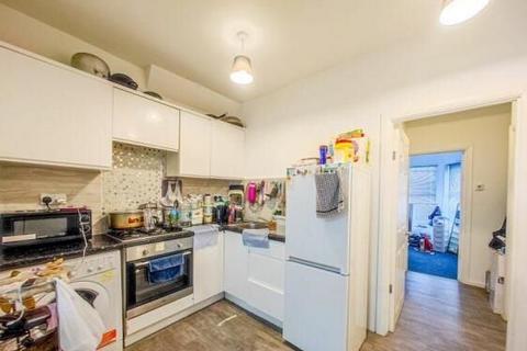 138b Benares Road, London, SE18 1HT