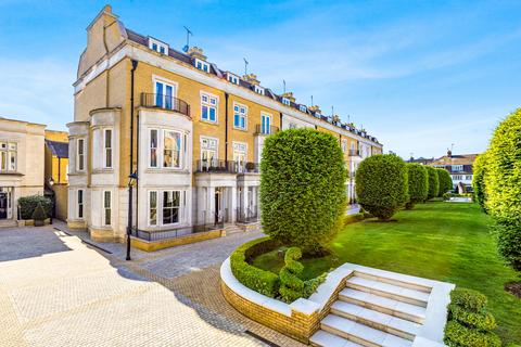 Wycombe Square, London W8