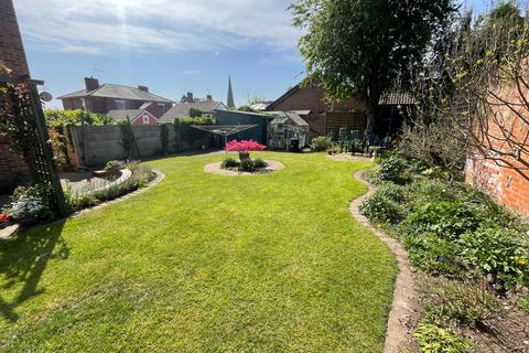 4 bedroom detached house for sale, The Drive, Rolleston Road, Burton-on-Trent, DE13