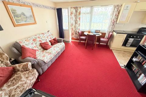 undefined, Florida Estate, Hemsby