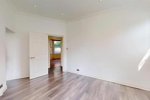 2 bedroom flat for sale, Cremorne Road, Chelsea SW10
