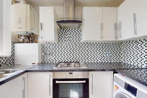 2 bedroom flat for sale, Cremorne Road, Chelsea SW10