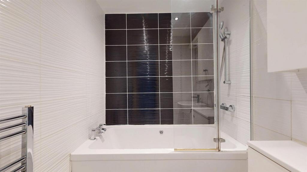 37 BCRbathroom3.jpg