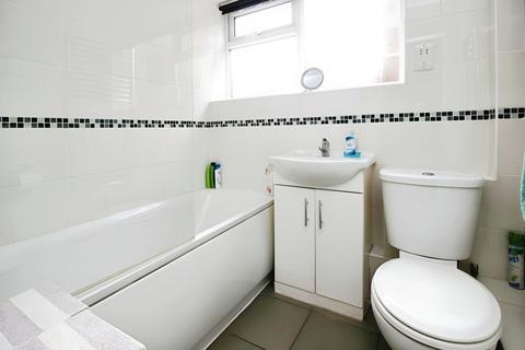 2 bedroom maisonette to rent, Trinity Place Bexleyheath DA6
