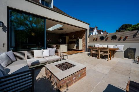 19 Ashley Road, Thames Ditton, KT7 0NH