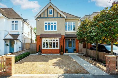 19 Ashley Road, Thames Ditton, KT7 0NH