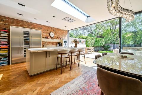 19 Ashley Road, Thames Ditton, KT7 0NH