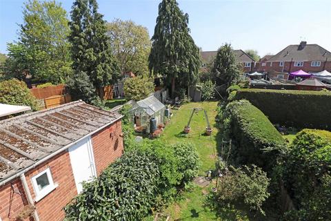 18 Browning Avenue, Warwick, CV34 6JQ