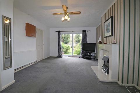 18 Browning Avenue, Warwick, CV34 6JQ