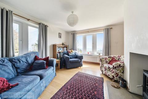 17 Launds, Golcar, Huddersfield, HD7 4NN