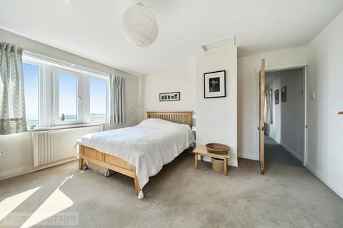 17 Launds, Golcar, Huddersfield, HD7 4NN