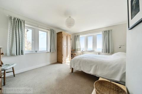 17 Launds, Golcar, Huddersfield, HD7 4NN