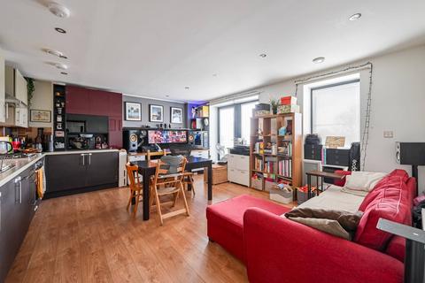 2 bedroom flat for sale, 18 Polydamas Close, London E3