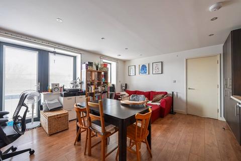 2 bedroom flat for sale, 18 Polydamas Close, London E3