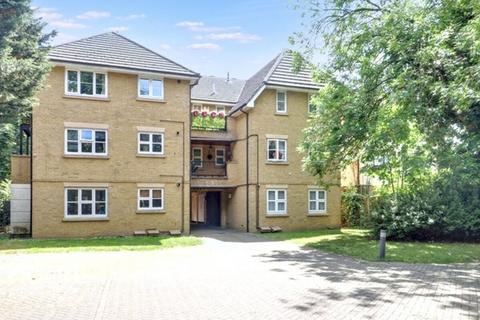 2 bedroom apartment for sale, Heybridge Court, Romford, RM7 9QE