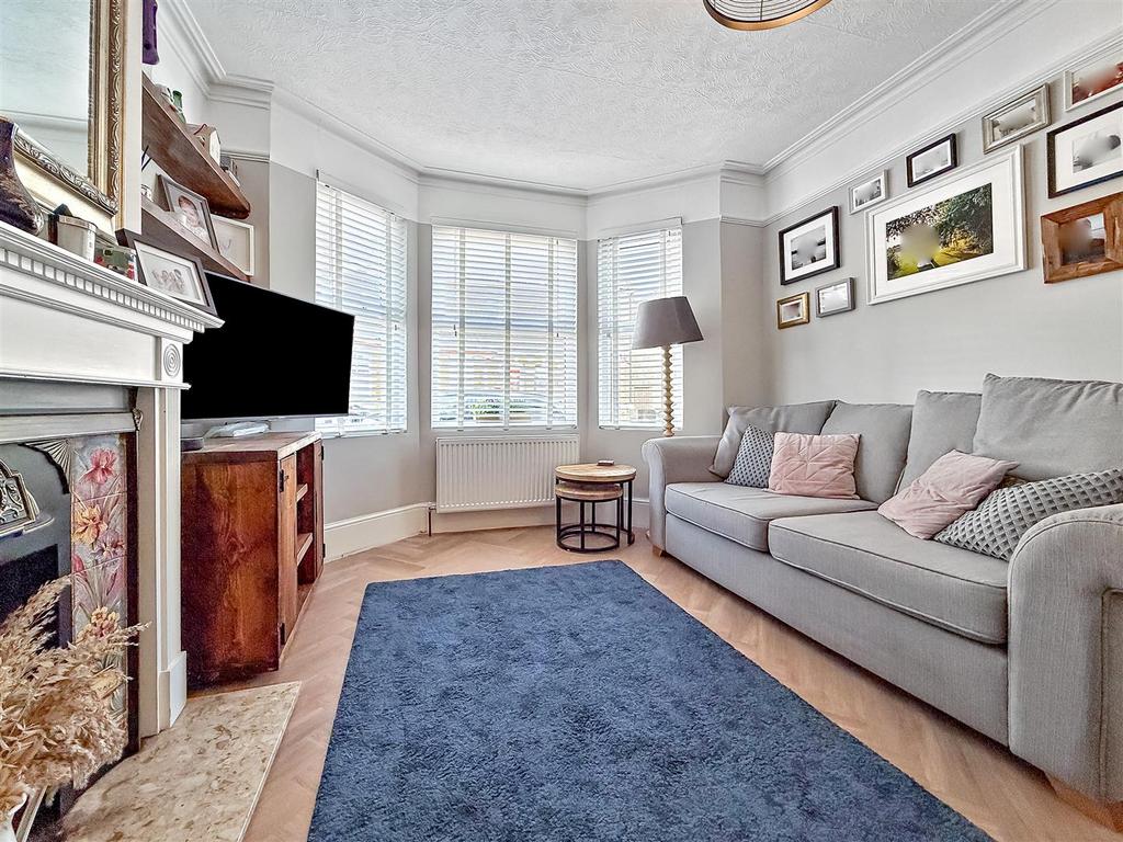 20 Royston Road-10.jpg