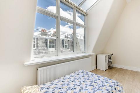 3 bedroom flat to rent, Russell Square Mansions, Bloomsbury, London, WC1B