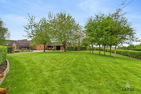 4 bedroom detached house for sale, Sinai Park, Burton-On-Trent DE13
