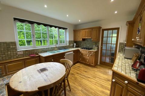 4 bedroom detached house to rent, Carlton Court, Hale, Altrincham
