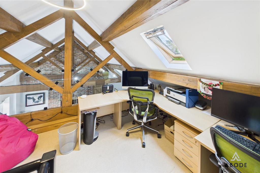 CAM04151 G0-PR0166-STILL017.jpg