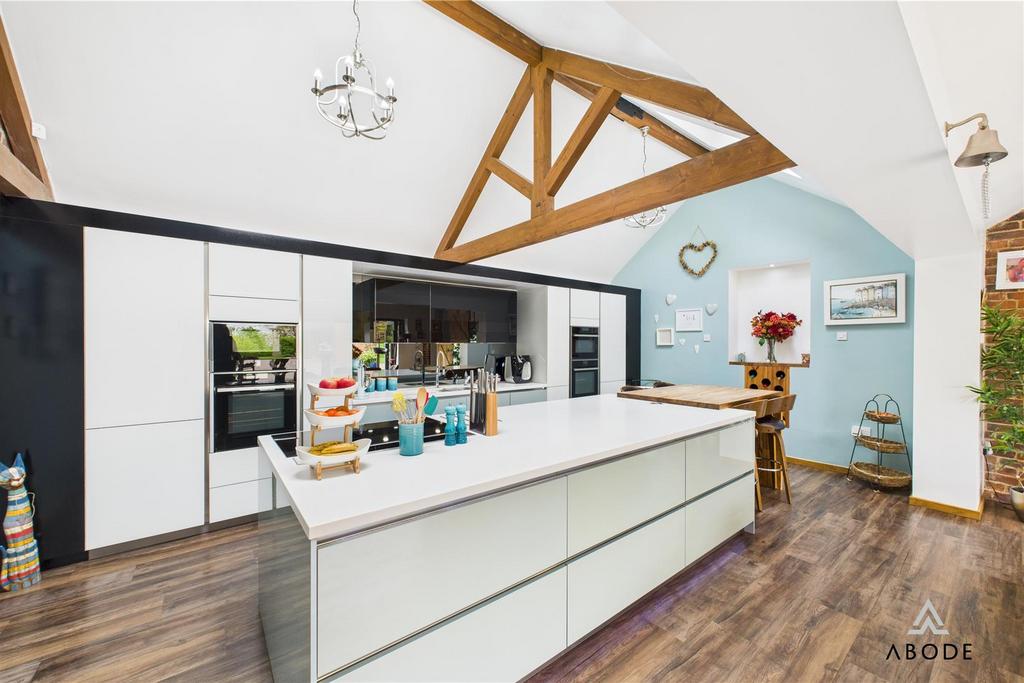 CAM04151 G0-PR0166-STILL009.jpg