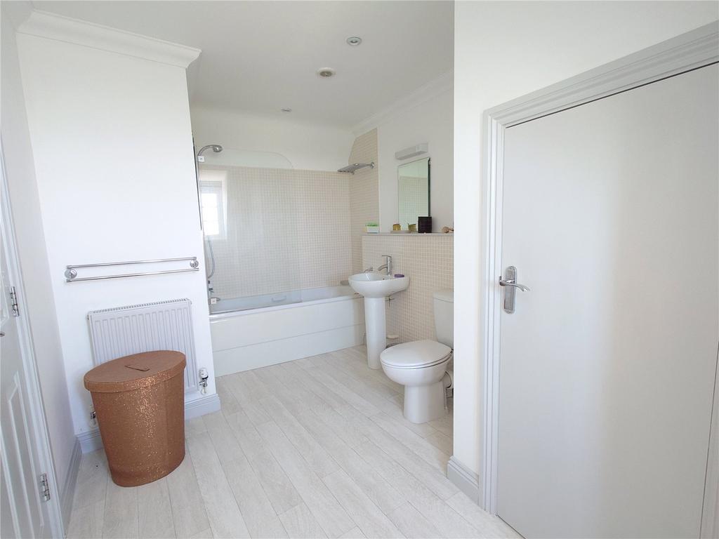 2nd Floor En-Suite