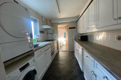 68 Springhead Road, Northfleet, Gravesend, DA11 9QY