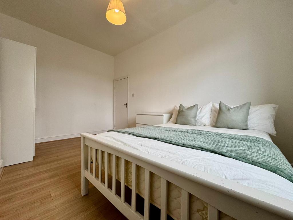 Apartment in London, Forest Gate - View 2