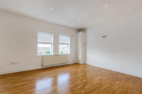 1 bedroom flat to rent, Avery Hill Road, London