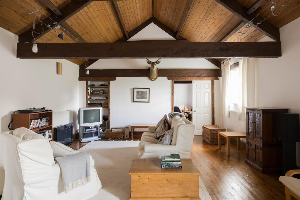 The Barn - Sitting/Dining Room
