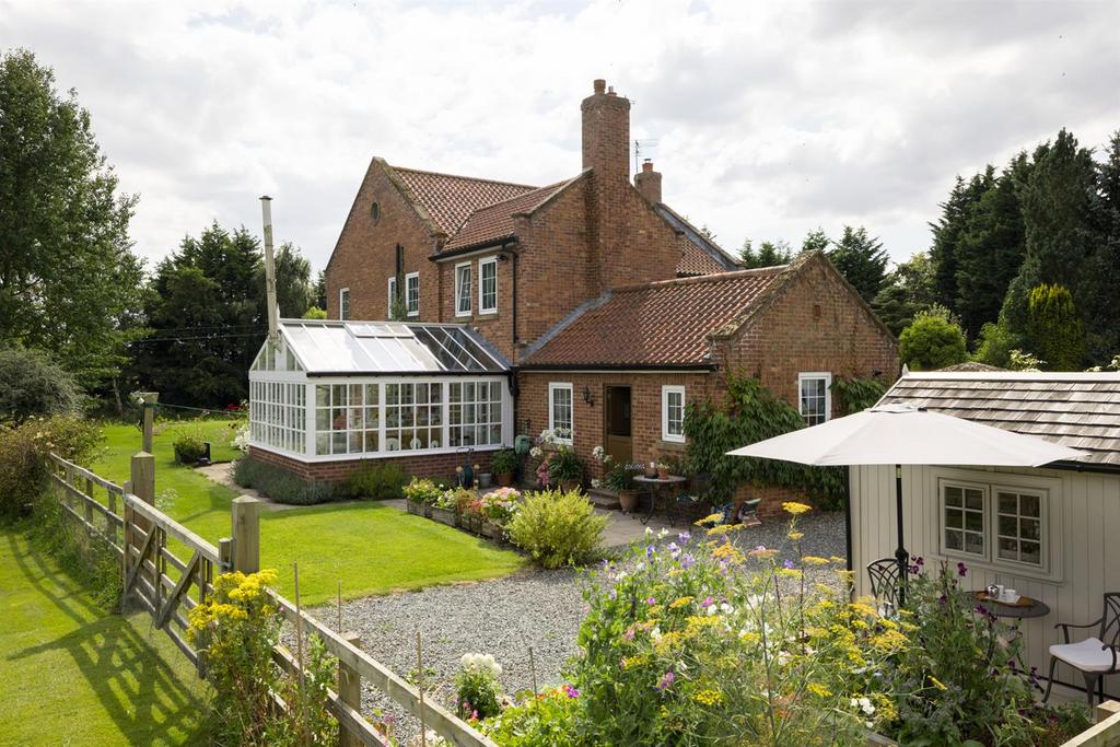 House &amp; Gardens