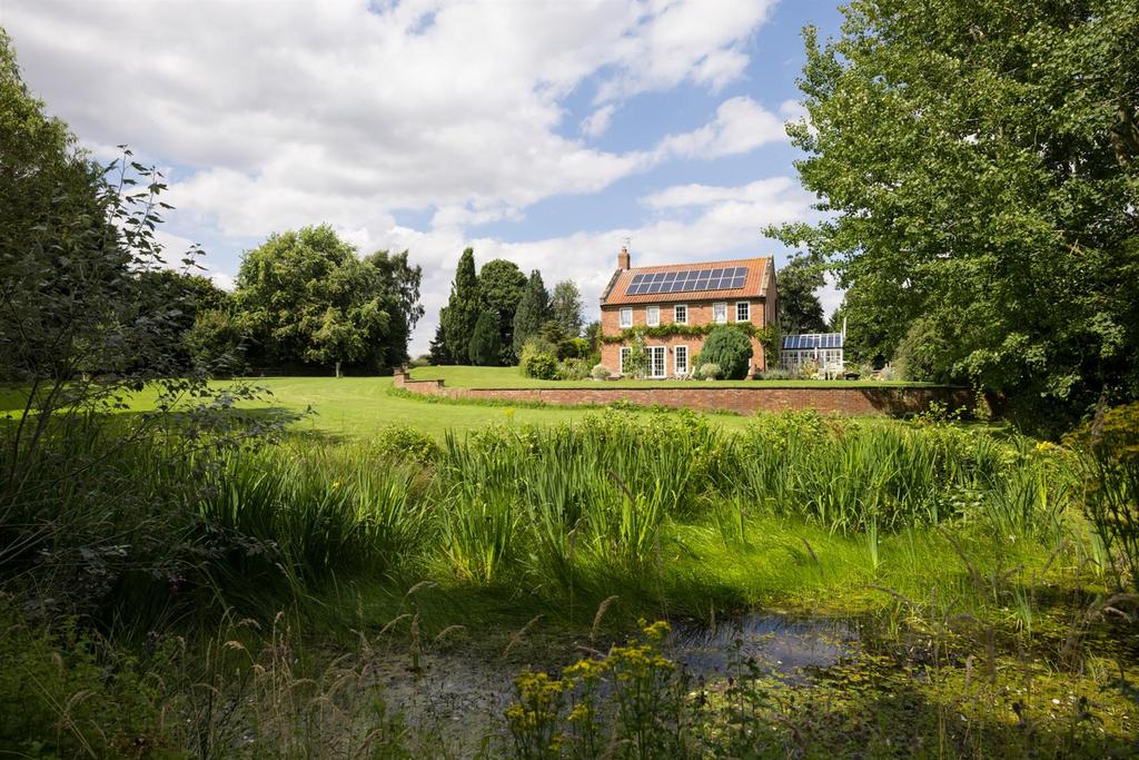 House &amp; Gardens