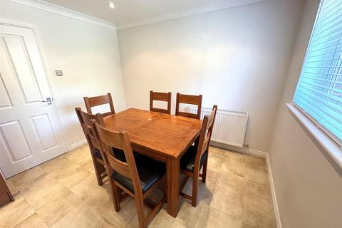 7 Campion Gate, Grange Park, Swindon, SN5 6JN