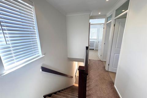 7 Campion Gate, Grange Park, Swindon, SN5 6JN