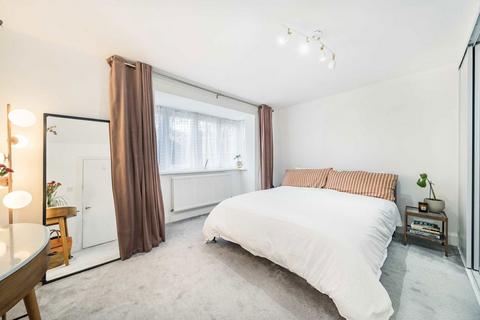 Flat 4, 8 Drewstead Road, London, SW16 1AB